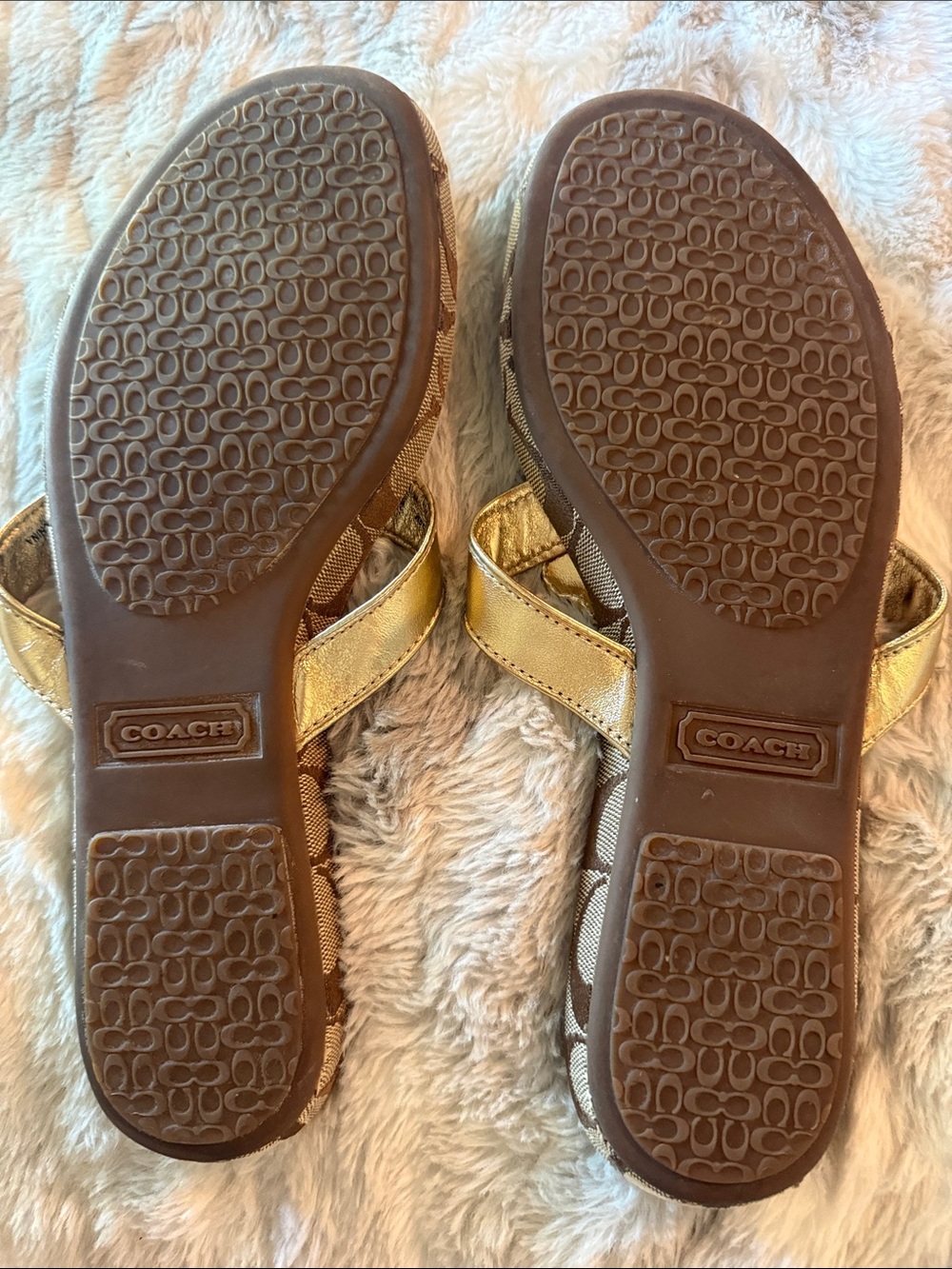 Coach Sherrie Metallic Kid Gold Floral Accent Sandals Size 10 M - Picture 4 of 7